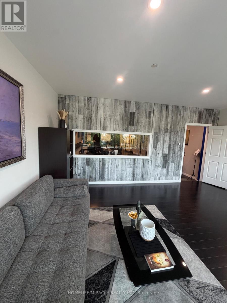 8 Zenway Boulevard, Vaughan, Ontario L4H 0S5 - Photo 4 - N13582140