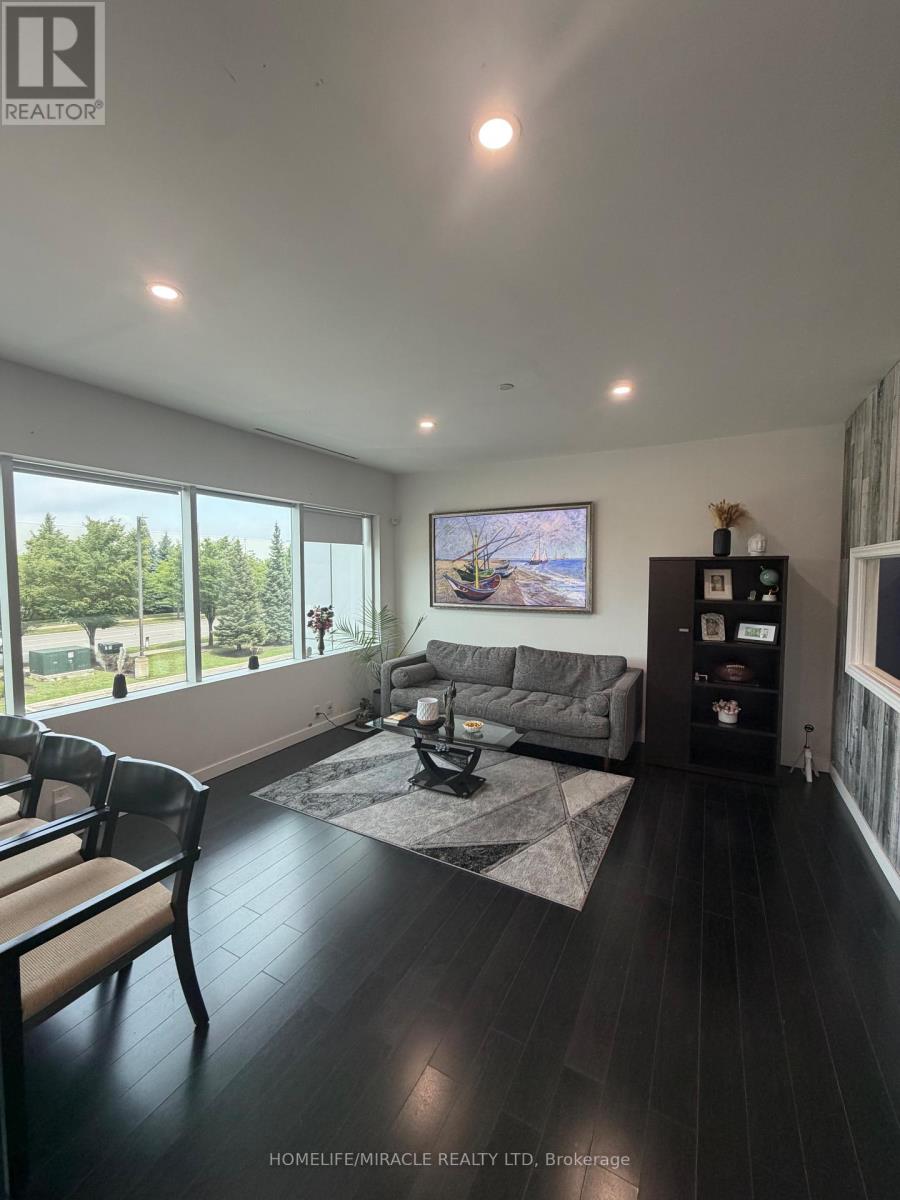 8 Zenway Boulevard, Vaughan, Ontario L4H 0S5 - Photo 5 - N13582140