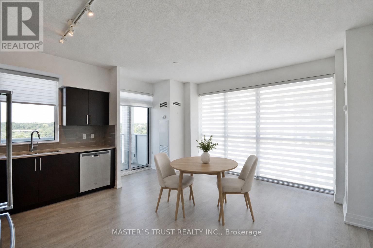 703 - 65 Speers Road, Oakville, Ontario  L6K 0J1 - Photo 3 - W13582138
