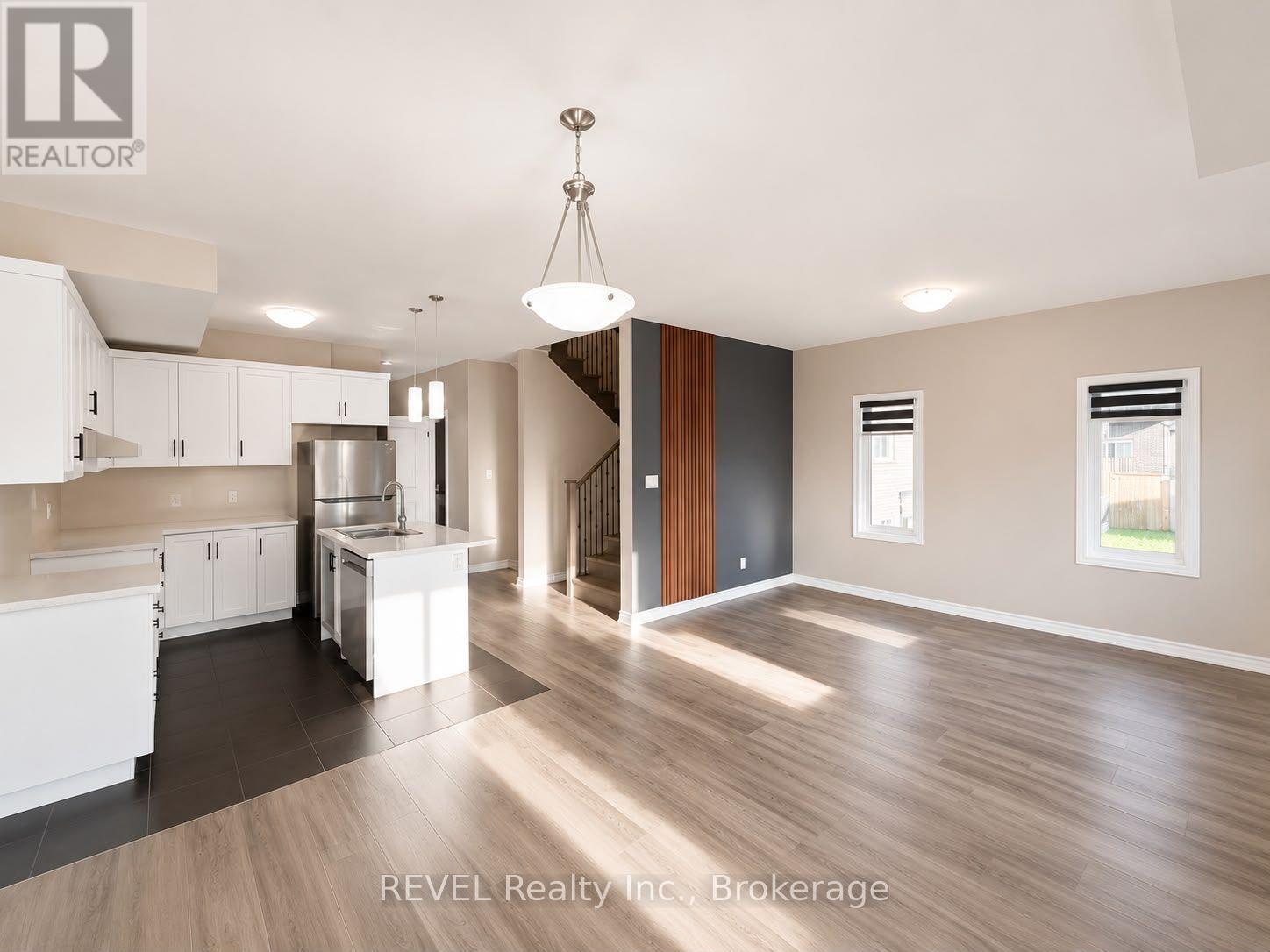 4 Mclaughlin Street, Welland, Ontario L3B 0J8 - Photo 5 - X13581828