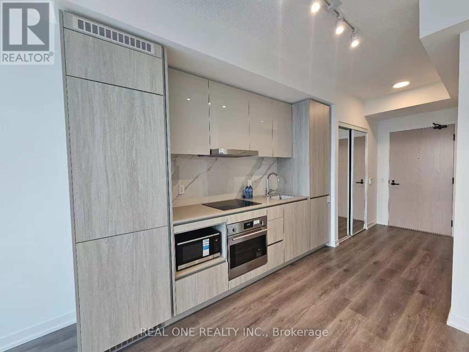 3908 - 28 Interchange Way, Vaughan, Ontario L4K 0P8 - Photo 4 - N13582192