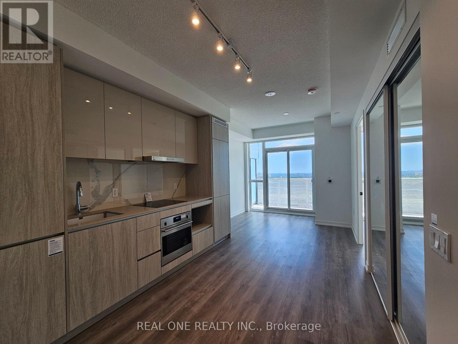3611 - 28 Interchange Way, Vaughan, Ontario L4K 0P8 - Photo 4 - N13582196
