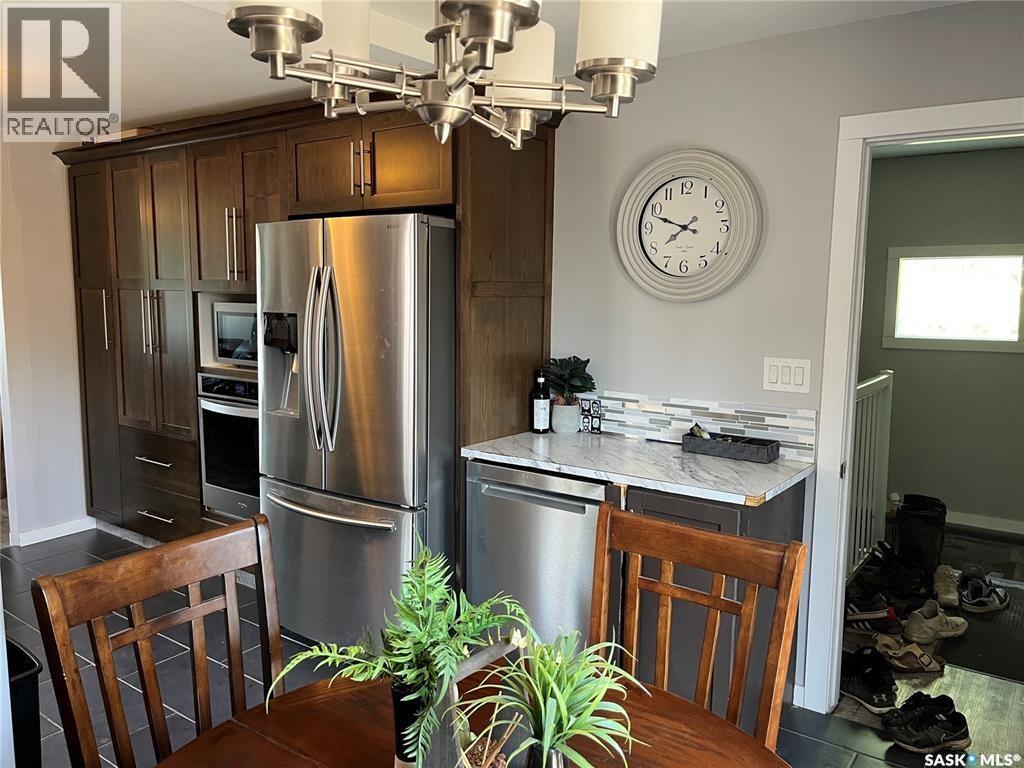 551 2nd Avenue Nw, Swift Current, Saskatchewan  S9H 0R1 - Photo 4 - SK043032