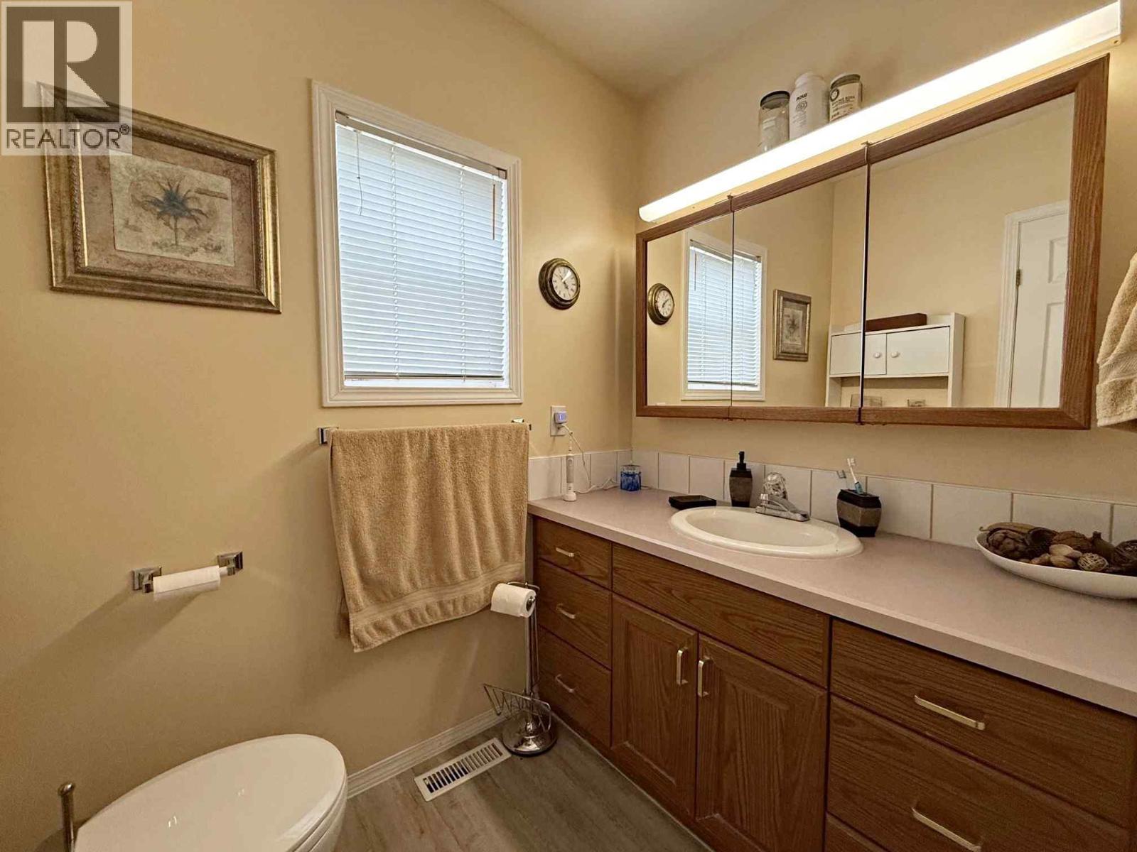 451 Mclean Road, Barriere, British Columbia  V0E 1E0 - Photo 10 - 10394803