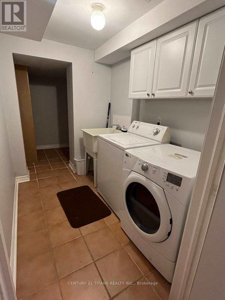 Main Floor - 32 Dooley Crescent, Ajax, Ontario L1T 4J4 - Photo 13 - E13560666