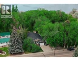 100 Fairview Avenue E, Brooks, Alberta