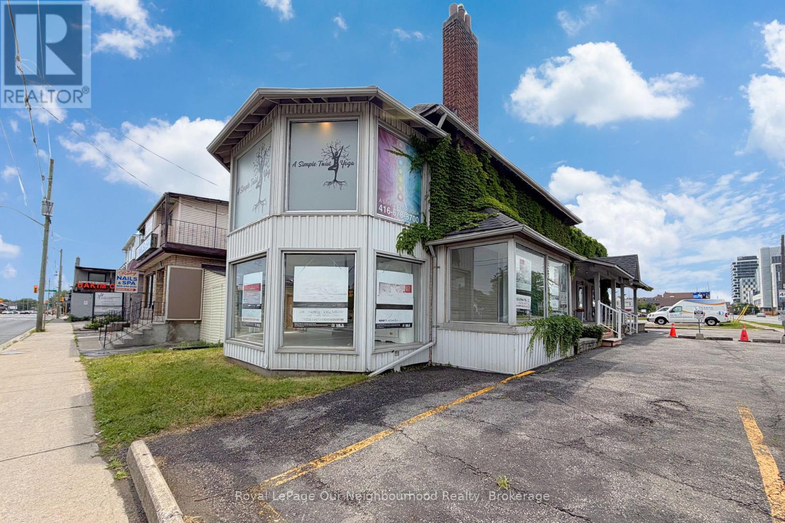 1 - 26 Ritson Road N, Oshawa (O'neill), Ontario  L1G 5P3 - Photo 3 - E13582214