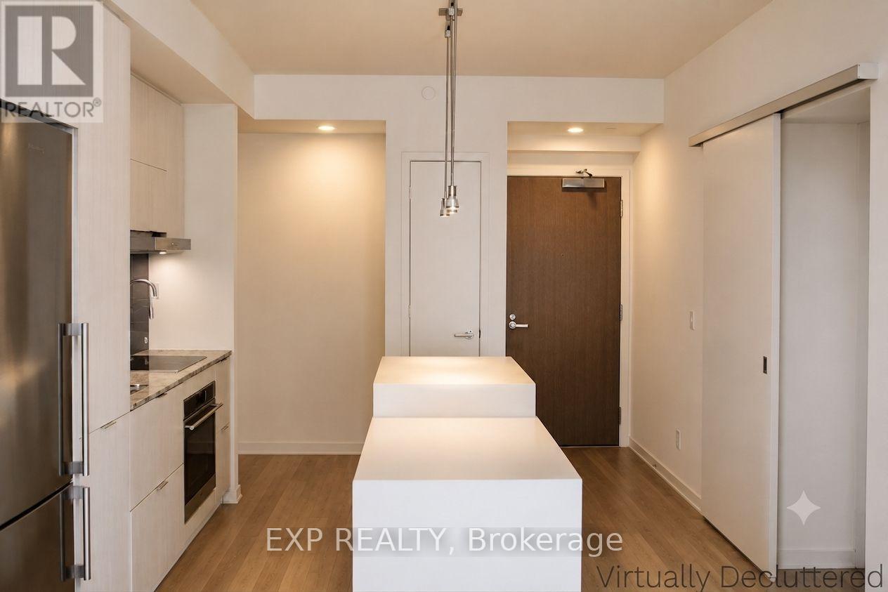 2011 - 1 Bloor Street E, Toronto, Ontario  M4W 0A8 - Photo 2 - C13582200