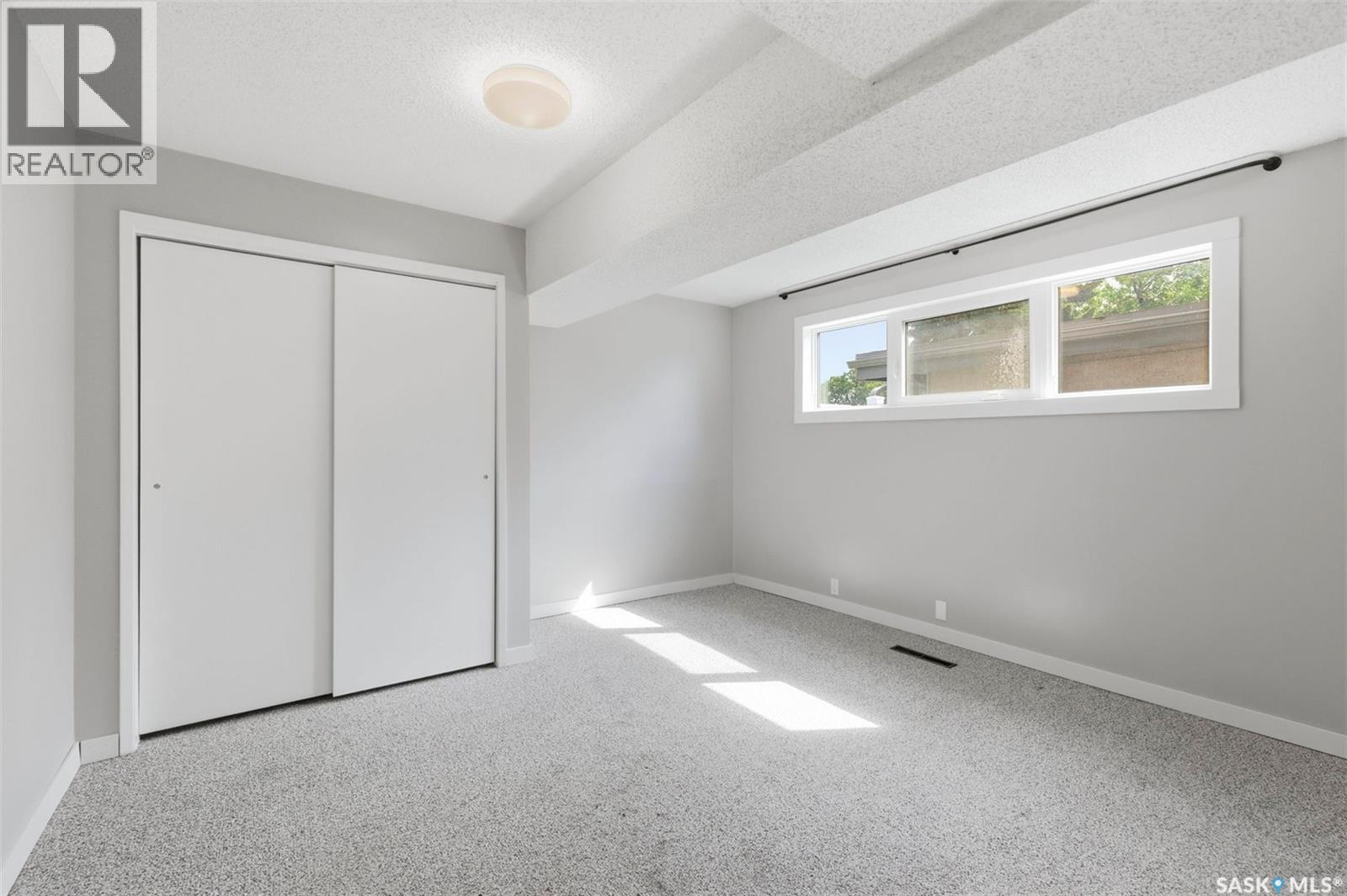 65 Rennie Place, Saskatoon, Saskatchewan  S7H 4N8 - Photo 9 - SK043062