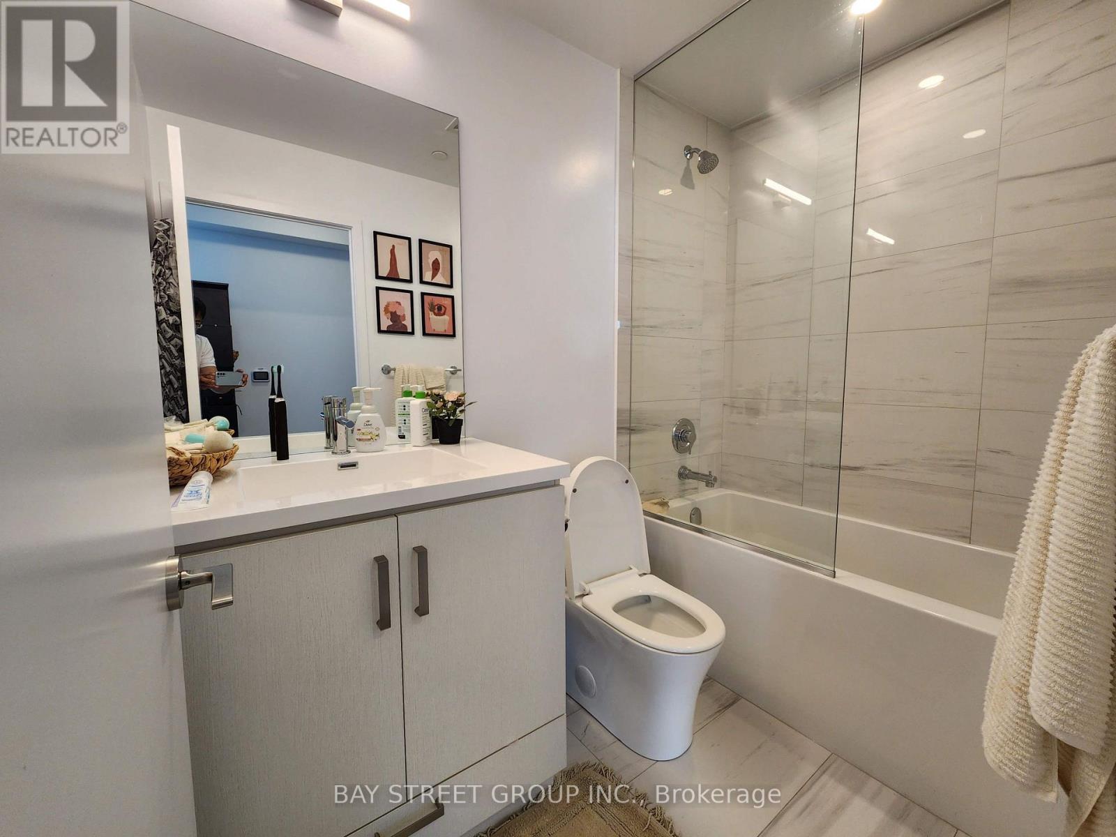 5 - 38 Honeycrisp Crescent, Vaughan, Ontario L4K 0M8 - Photo 13 - N13582256