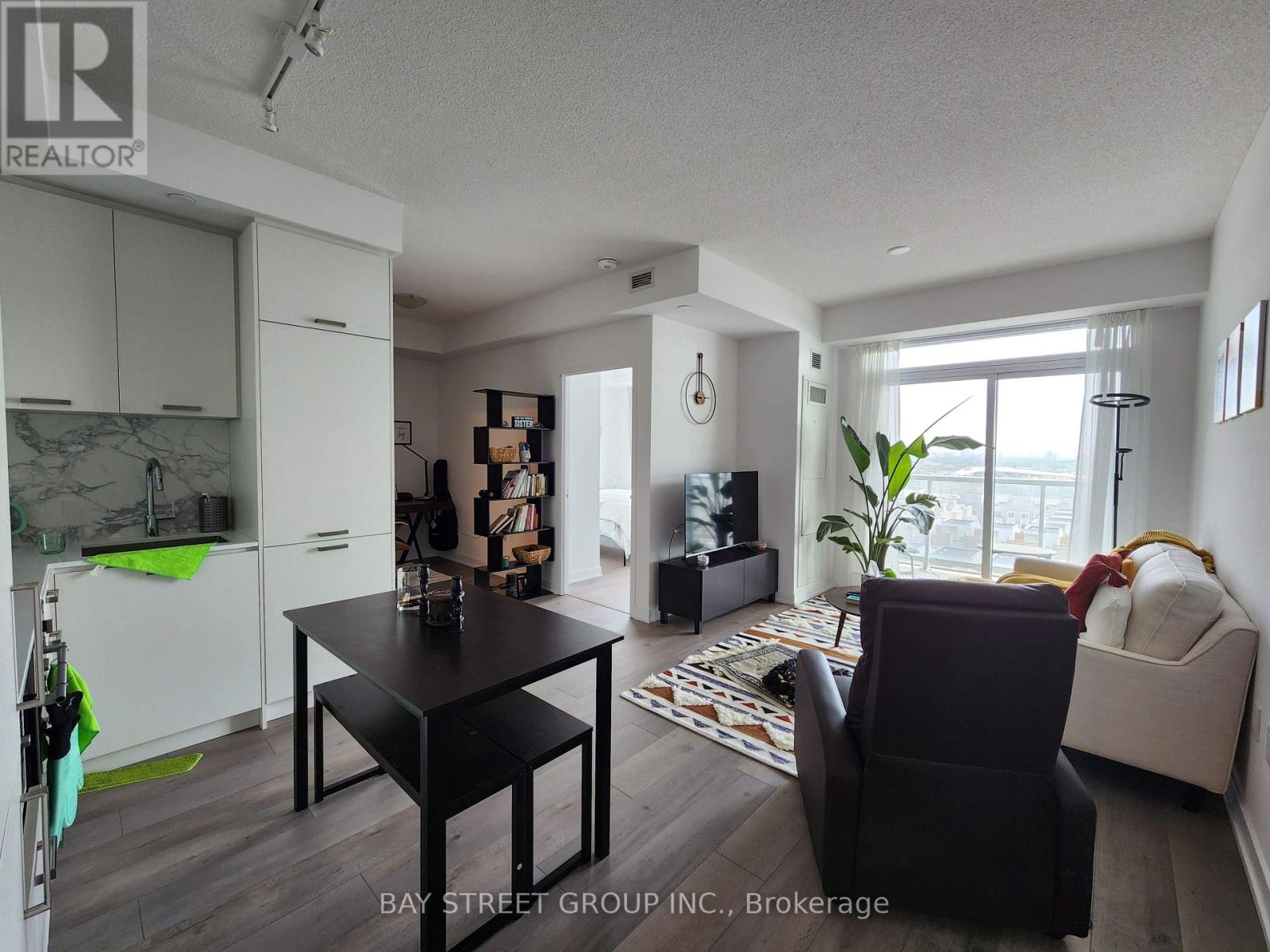 5 - 38 Honeycrisp Crescent, Vaughan, Ontario L4K 0M8 - Photo 8 - N13582256