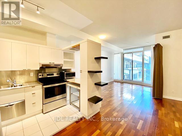 1810 - 111 Elizabeth Street, Toronto, Ontario M5G 1P7 - Photo 2 - C13582268