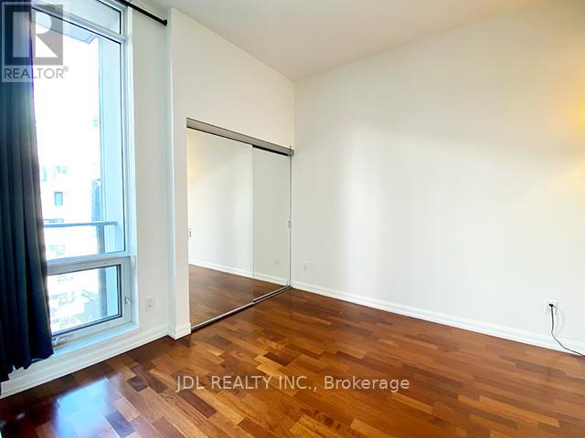 1810 - 111 Elizabeth Street, Toronto, Ontario M5G 1P7 - Photo 4 - C13582268