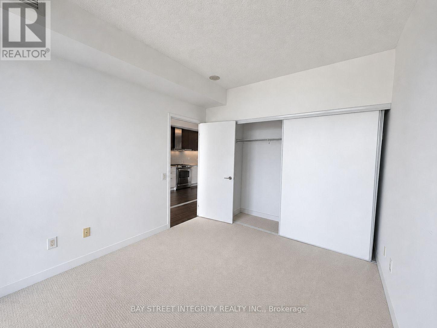 2012 - 121 Mcmahon Drive, Toronto, Ontario M2K 0C1 - Photo 10 - C13582298