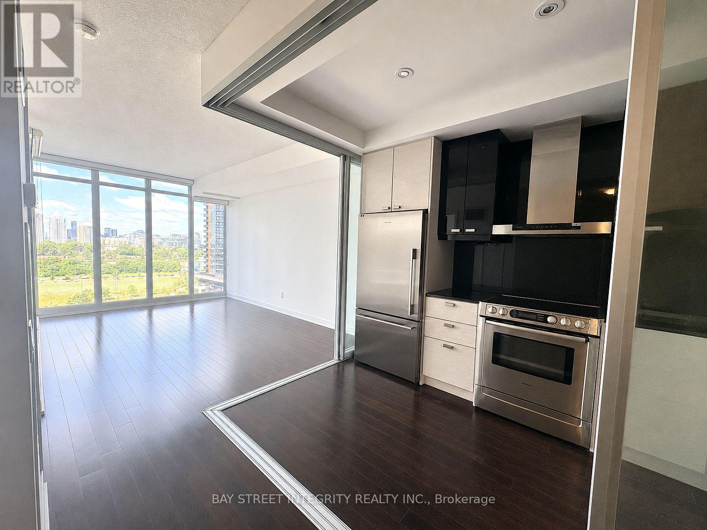 2012 - 121 Mcmahon Drive, Toronto, Ontario M2K 0C1 - Photo 4 - C13582298