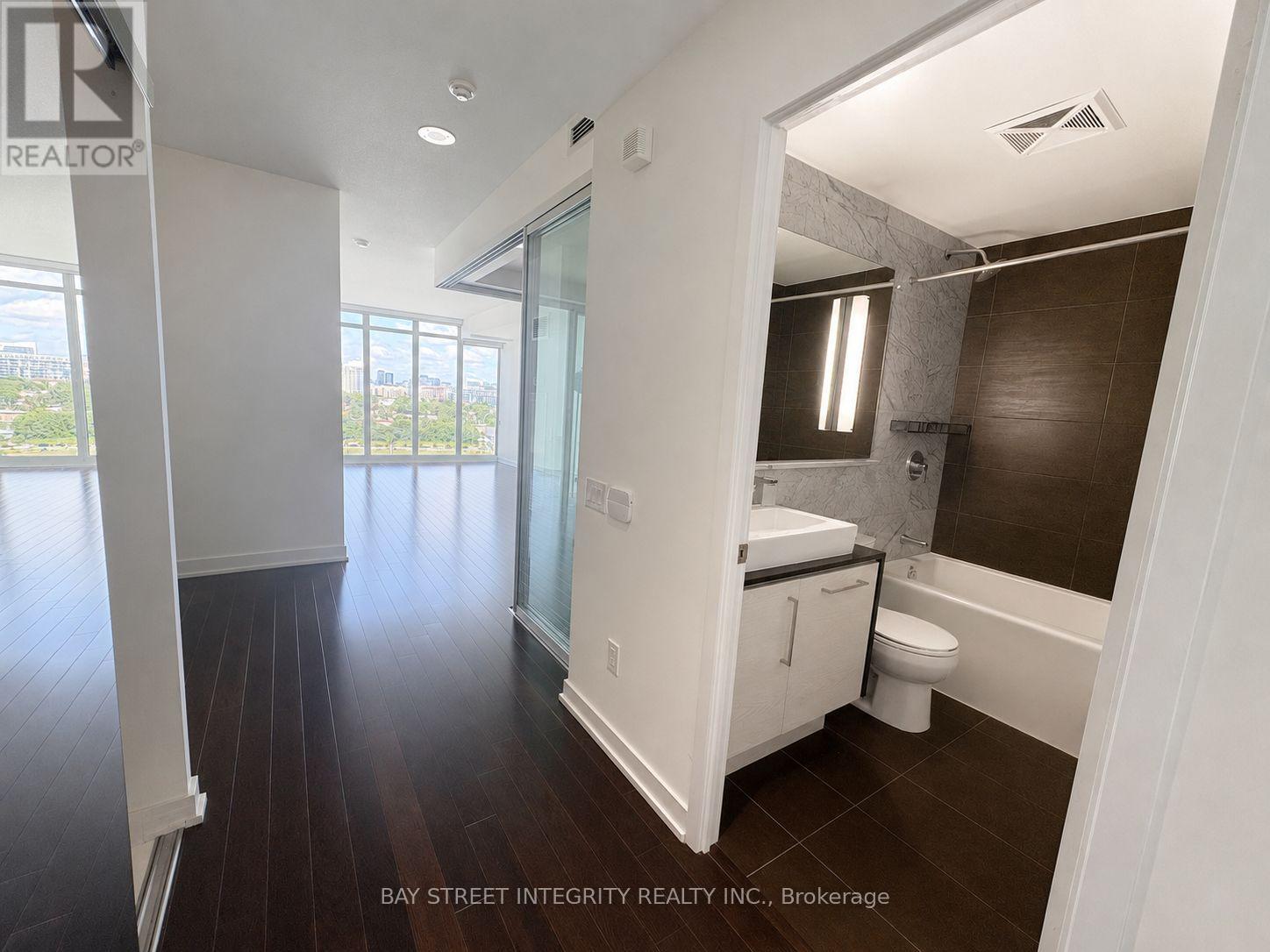 2012 - 121 Mcmahon Drive, Toronto, Ontario M2K 0C1 - Photo 5 - C13582298