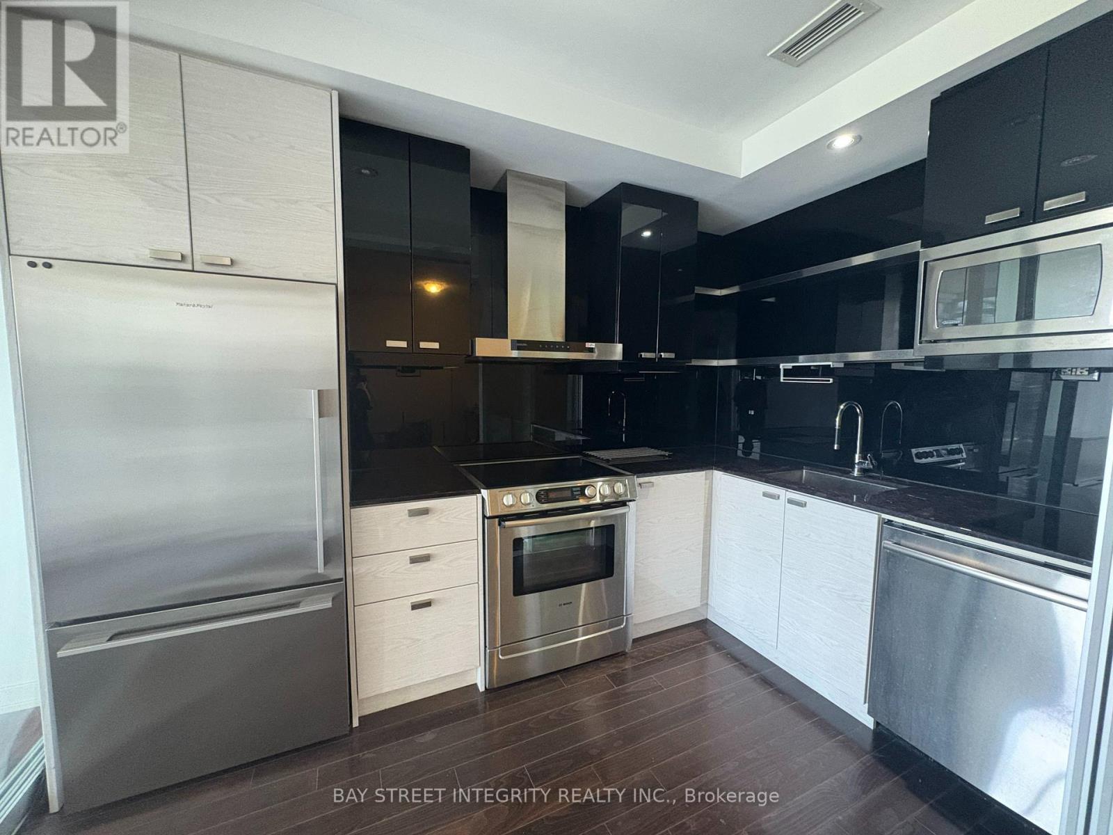 2012 - 121 Mcmahon Drive, Toronto, Ontario M2K 0C1 - Photo 8 - C13582298