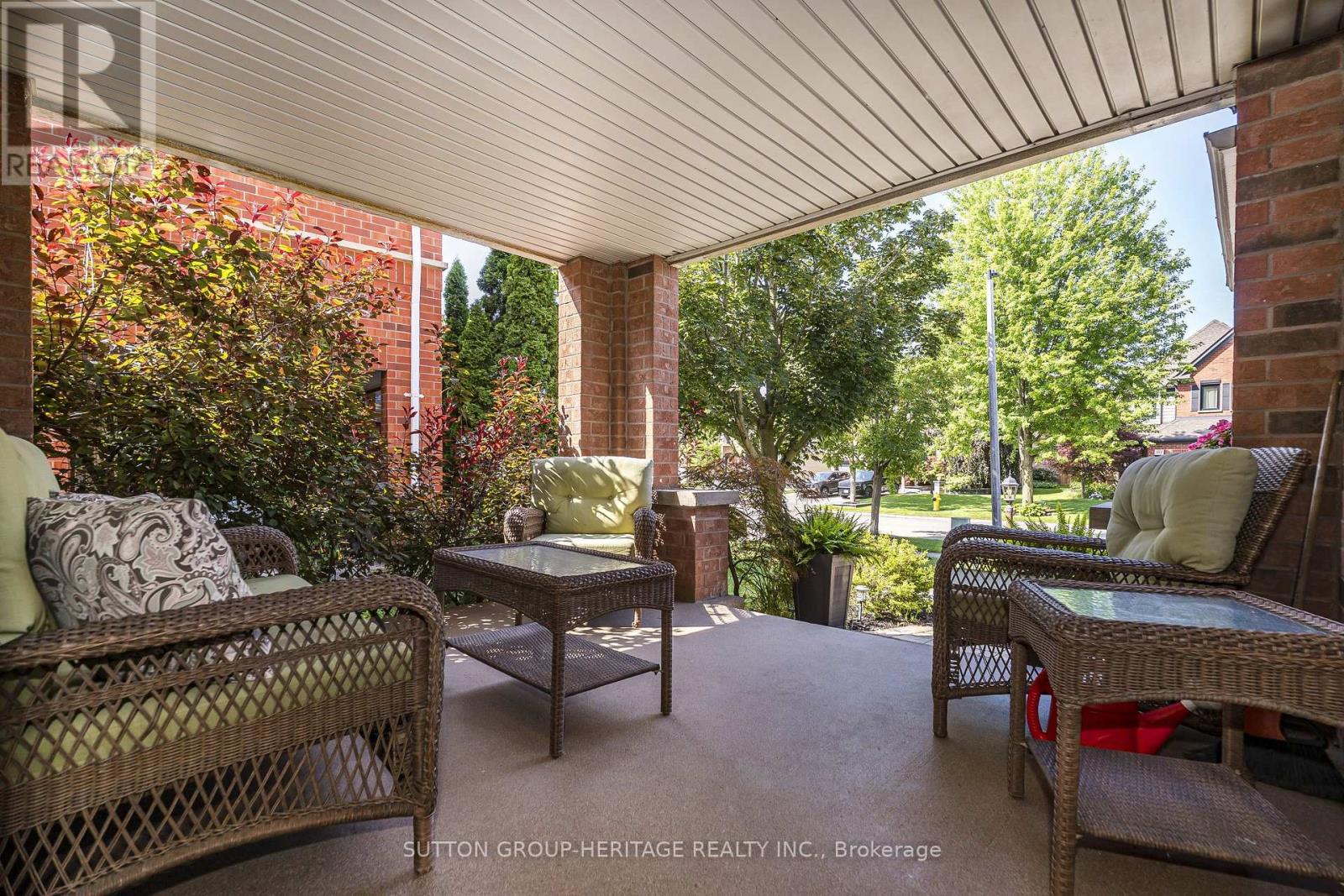 103 Gartshore Drive, Whitby, Ontario L1P 1N8 - Photo 4 - E13582270
