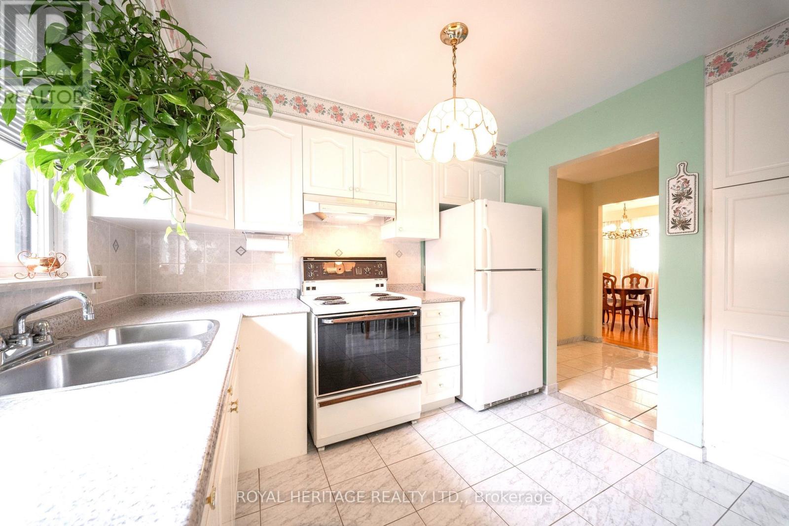 79 Fulbert Crescent, Toronto, Ontario M1S 1C5 - Photo 10 - E13582272