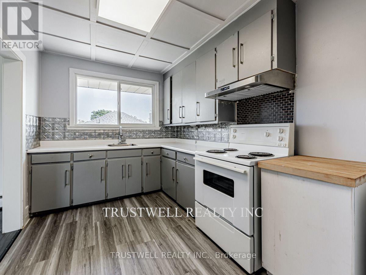 3 - 105 Mary Street E, Whitby, Ontario L1N 2P3 - Photo 10 - E13582286