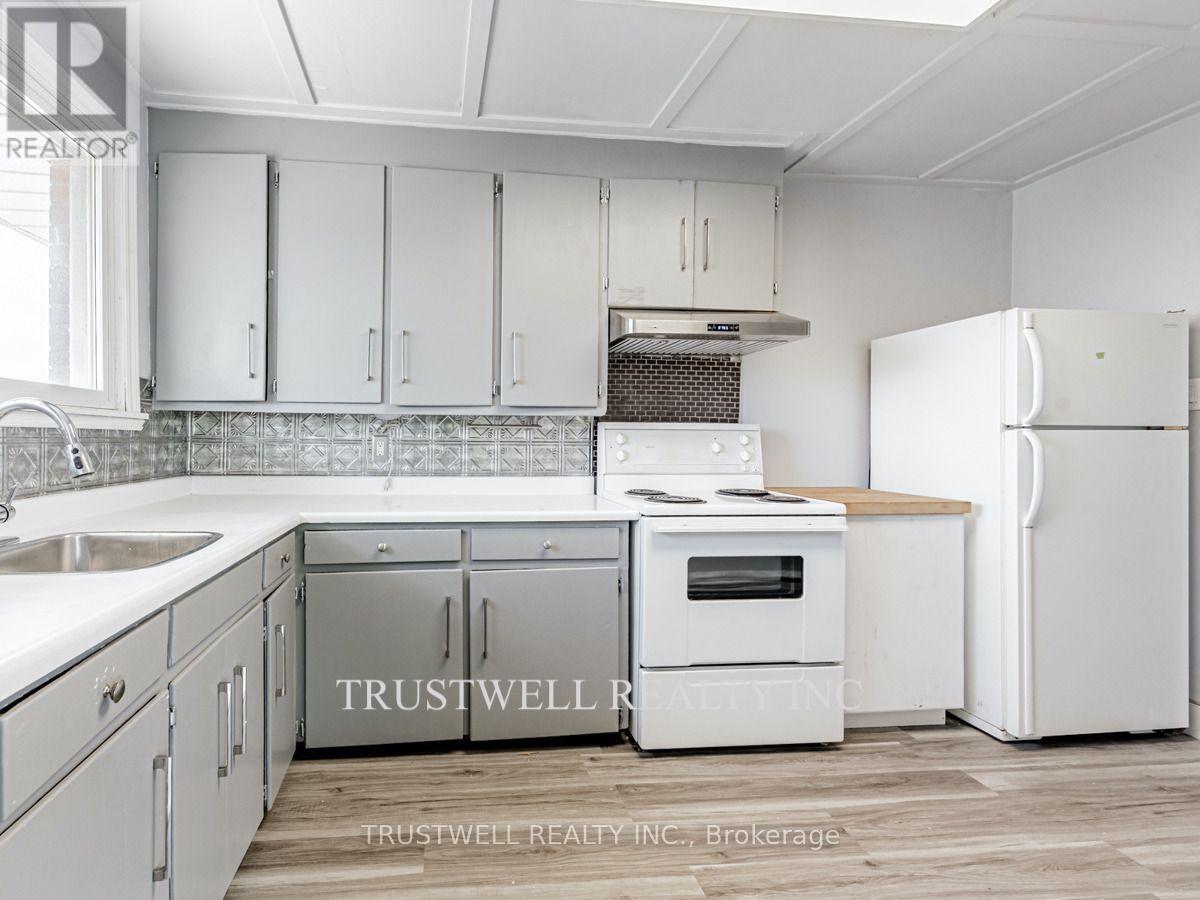 3 - 105 Mary Street E, Whitby, Ontario L1N 2P3 - Photo 8 - E13582286
