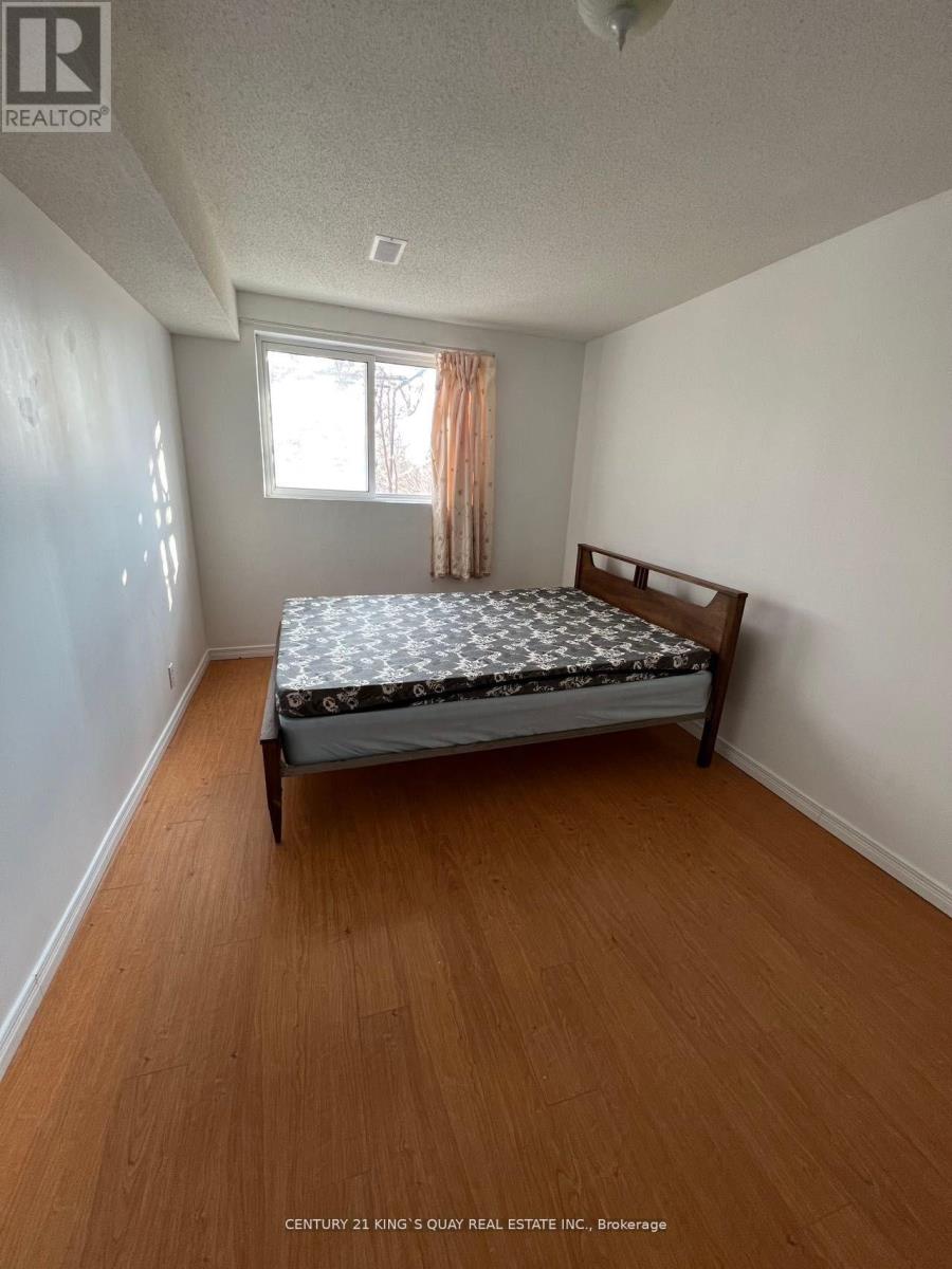 Lower - 74 Glendower Circuit, Toronto, Ontario M1T 2Z4 - Photo 2 - E13582310