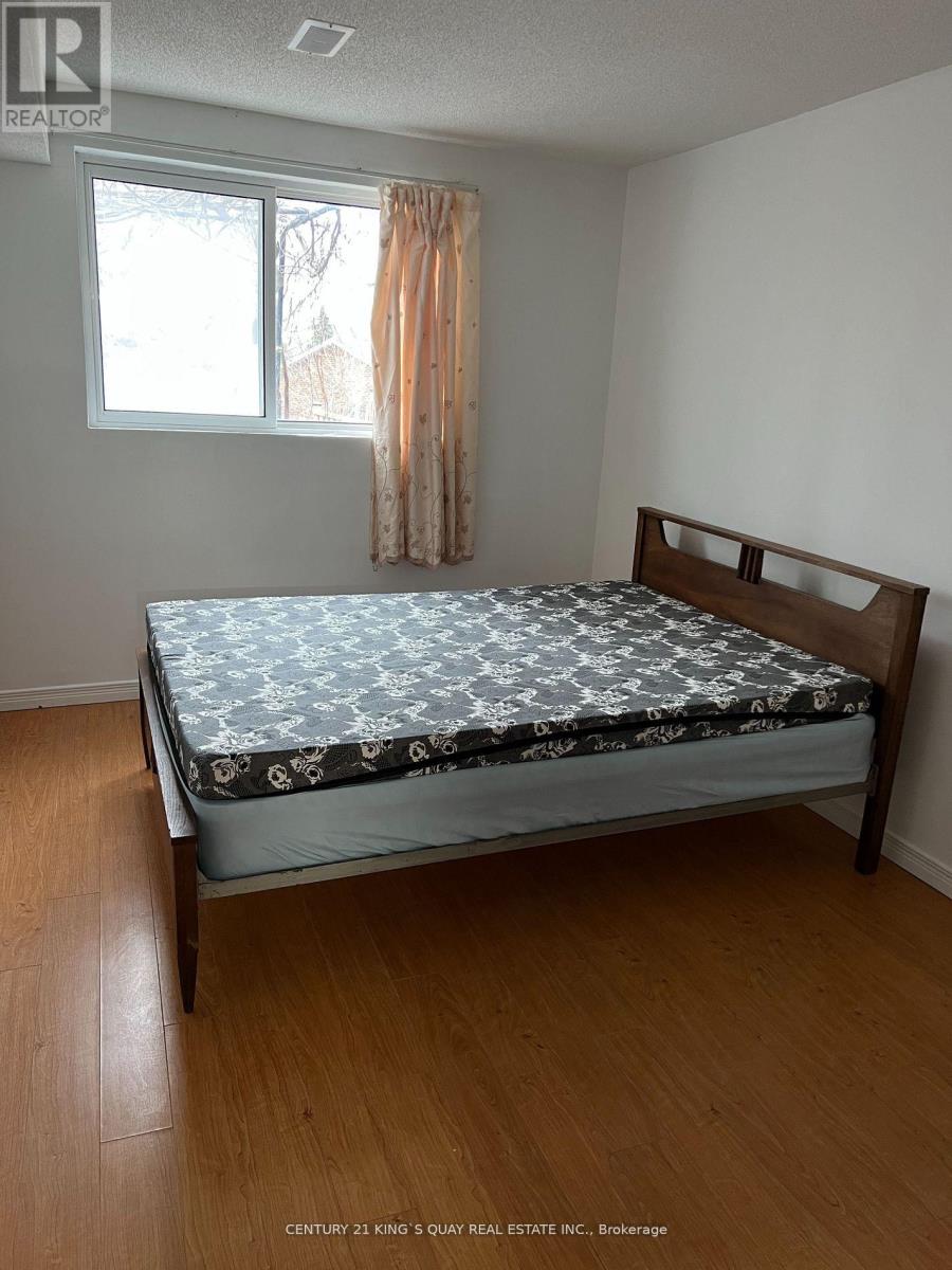 Lower - 74 Glendower Circuit, Toronto, Ontario M1T 2Z4 - Photo 3 - E13582310