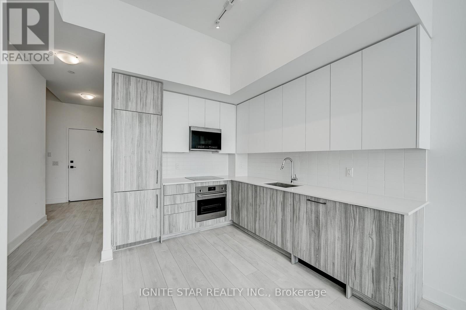 211 - 2489 Taunton Road, Oakville, Ontario L6H 3R9 - Photo 2 - W13582262