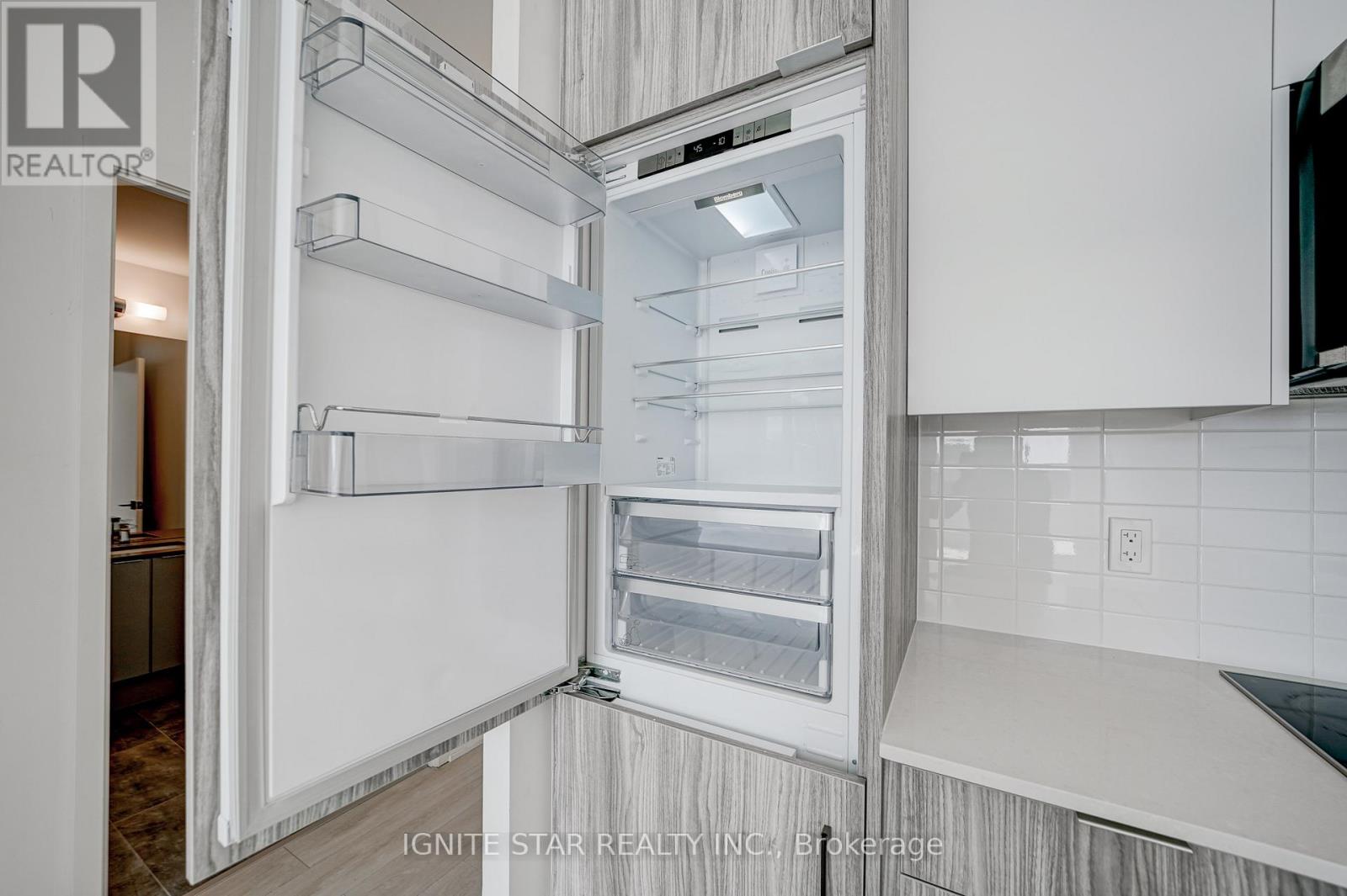 211 - 2489 Taunton Road, Oakville, Ontario L6H 3R9 - Photo 4 - W13582262