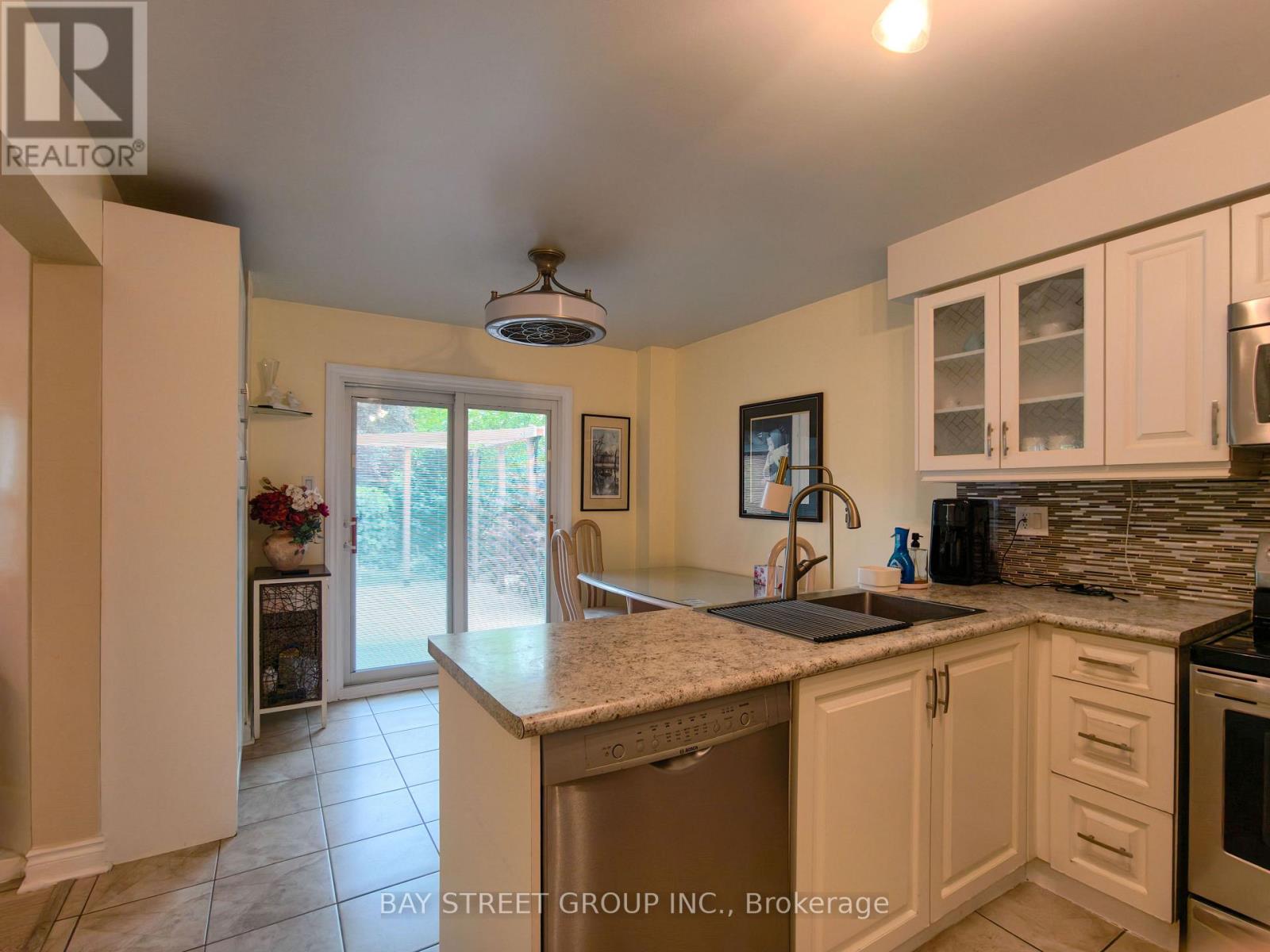 1620 Parish Lane, Oakville, Ontario L6M 3E2 - Photo 10 - W13582314