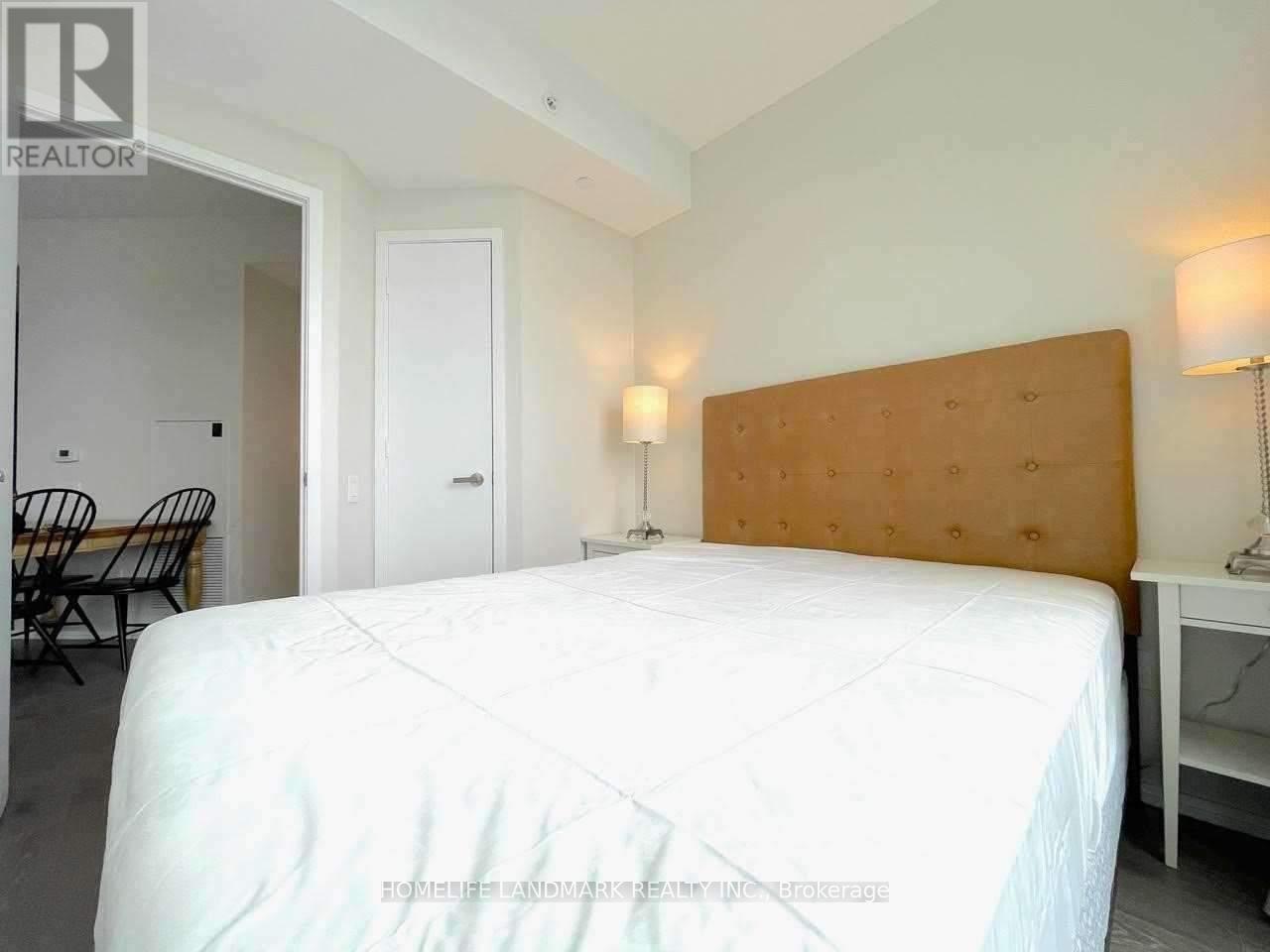 4502 - 45 CHARLES STREET E