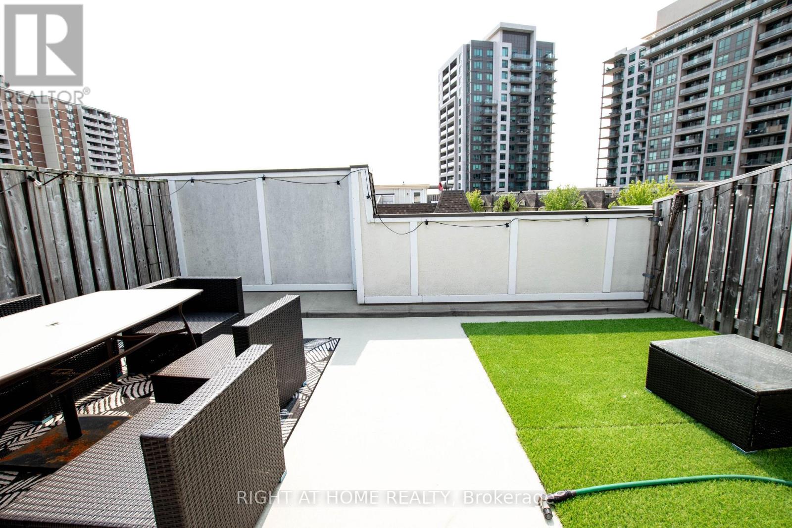 54 - 1250 St Martins Drive, Pickering, Ontario L1W 1L7 - Photo 23 - E13582332