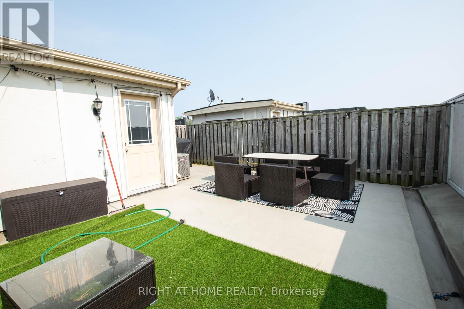 54 - 1250 St Martins Drive, Pickering, Ontario L1W 1L7 - Photo 24 - E13582332