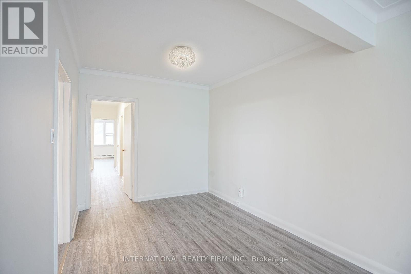 3 - 293 Indian Grove W, Toronto, Ontario M6P 2H6 - Photo 5 - W13582318