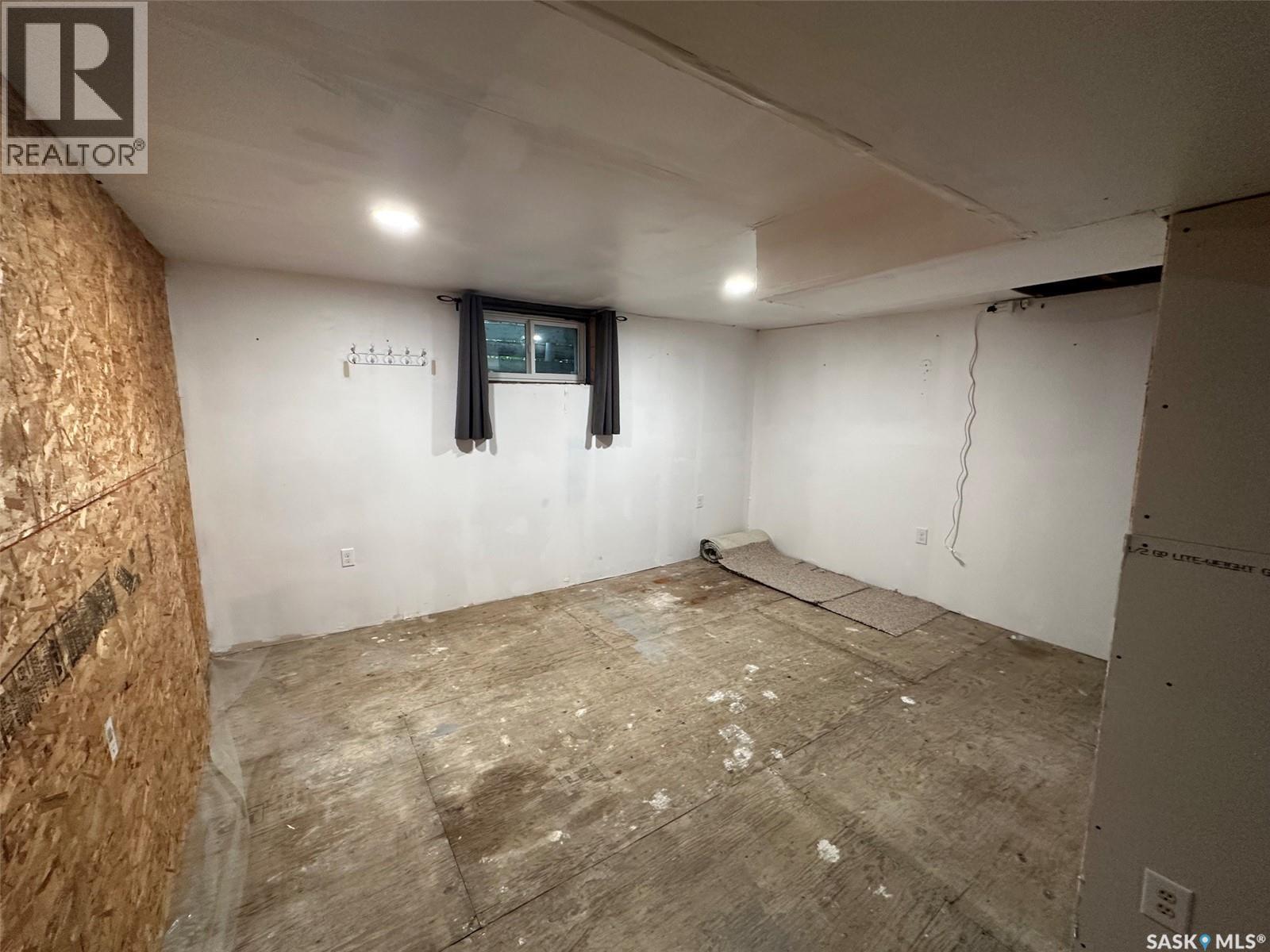 142 2nd Avenue W, Central Butte, Saskatchewan  S0H 0T0 - Photo 25 - SK043044