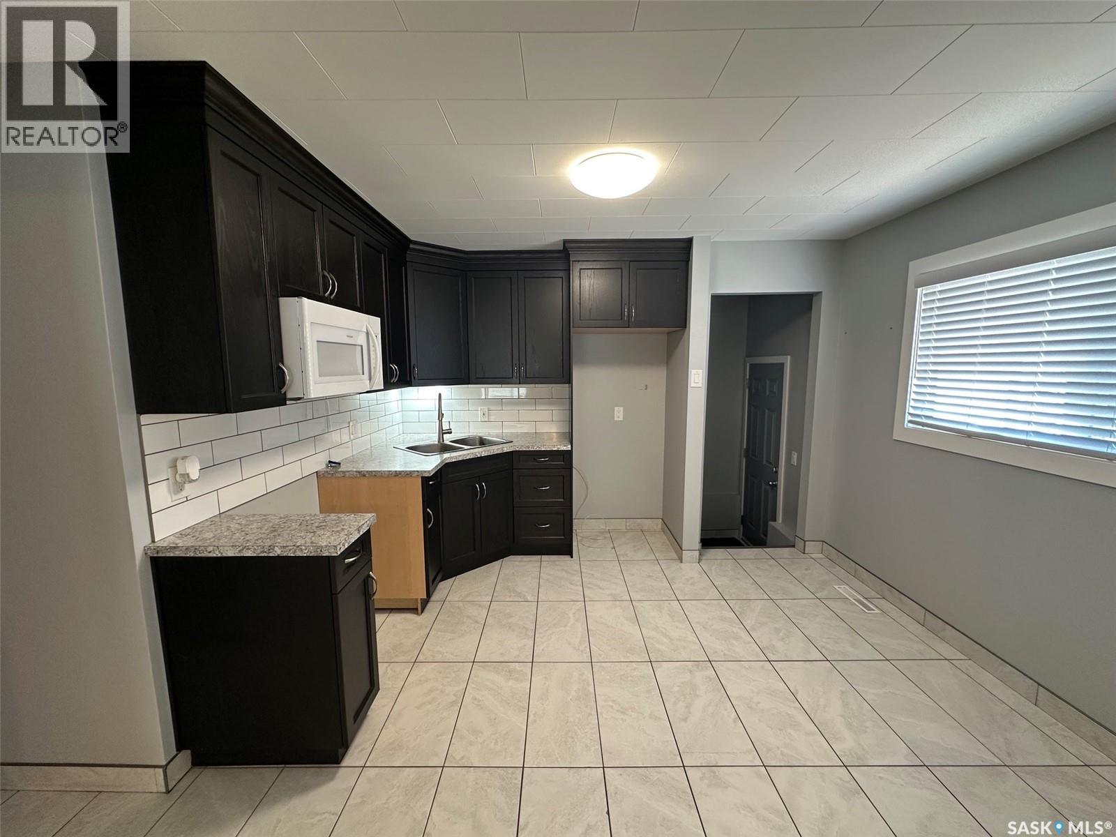 142 2nd Avenue W, Central Butte, Saskatchewan  S0H 0T0 - Photo 8 - SK043044