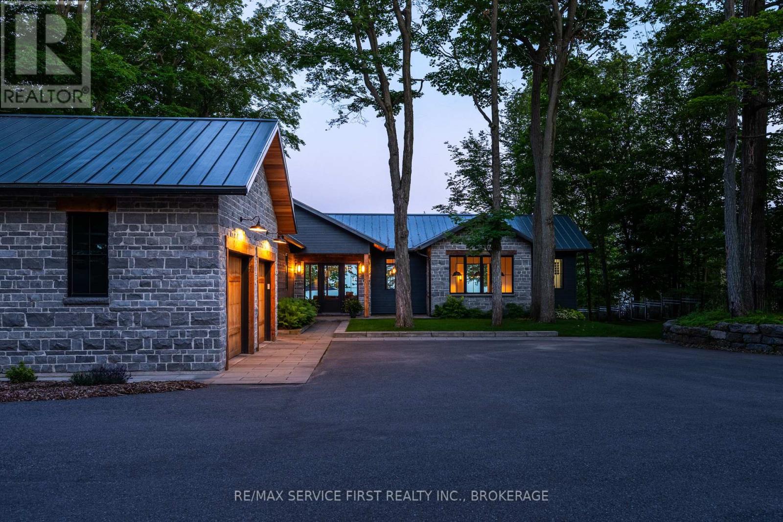 1027 OLD FRONT ROAD, Kingston, Ontario