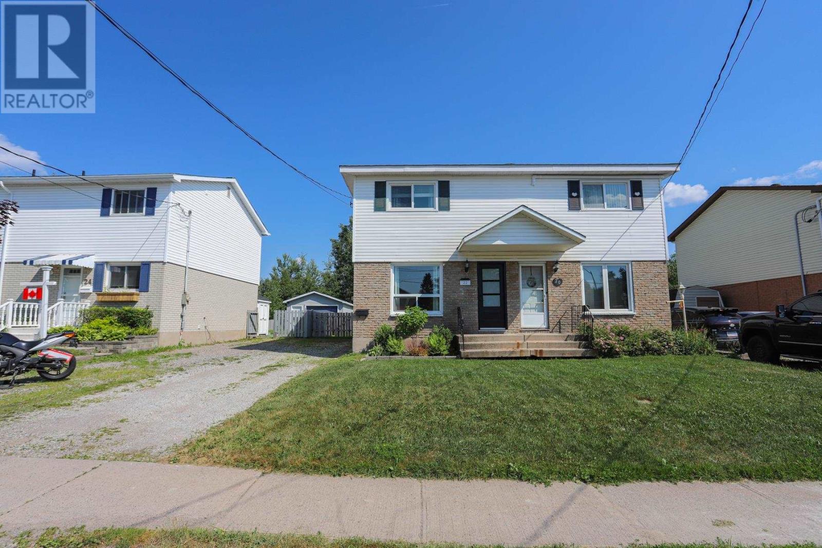 22 Broadview Dr, Sault Ste. Marie, Ontario  P6C 2S9 - Photo 2 - SM261840