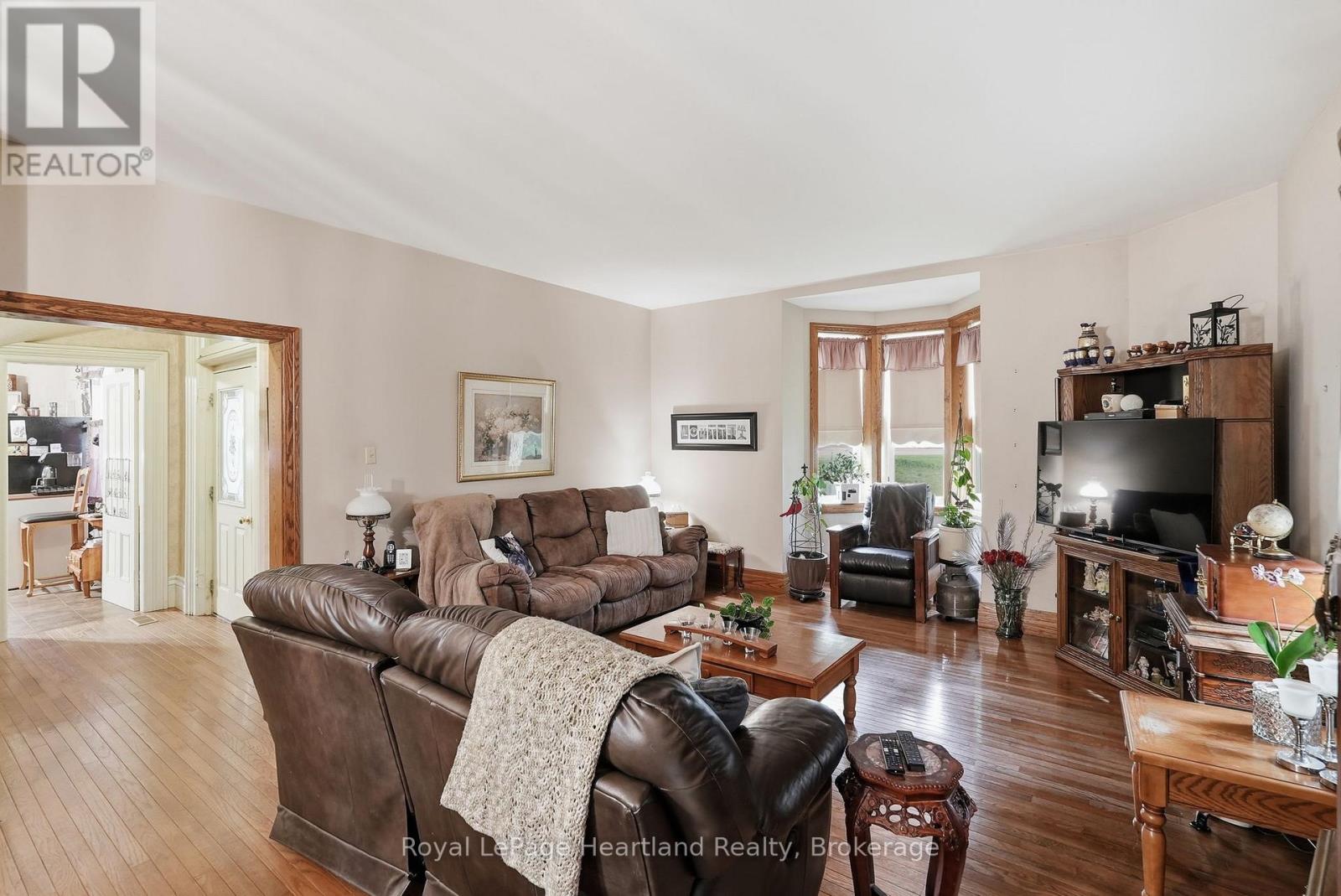2037 Harriston Road, Howick, Ontario  N0G 1X0 - Photo 12 - X13582420