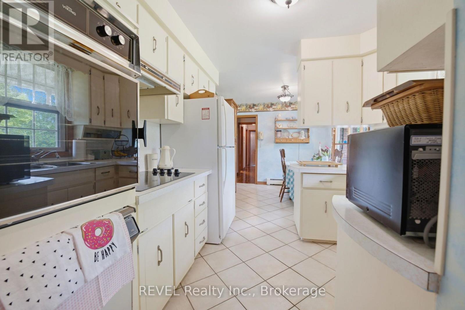 4325 White Road, Port Colborne, Ontario  L3B 5N7 - Photo 10 - X13582438