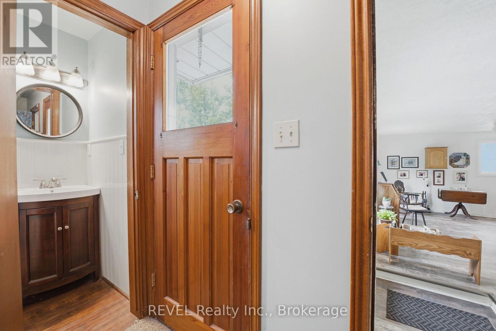 4325 White Road, Port Colborne, Ontario  L3B 5N7 - Photo 8 - X13582438