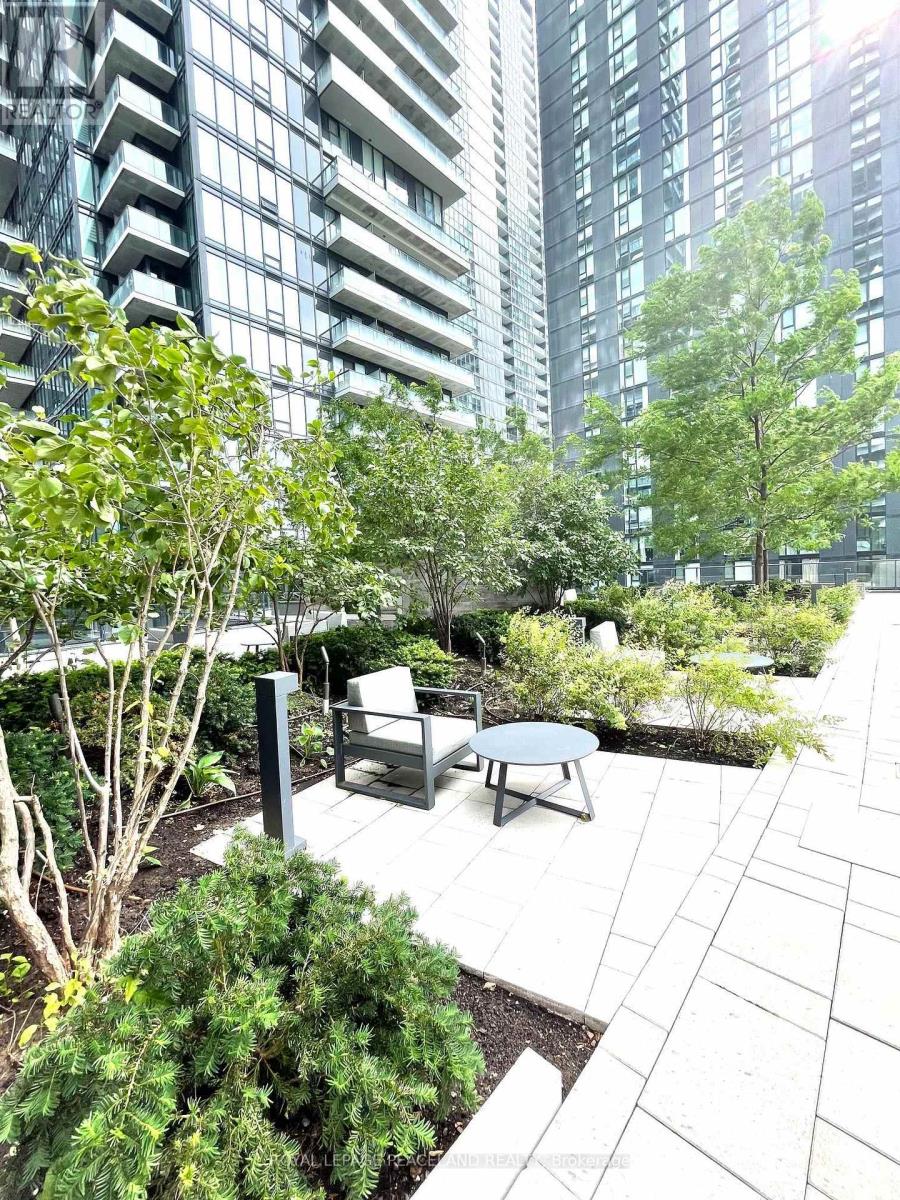 1105 - 125 Blue Jays Way, Toronto, Ontario M5V 0N5 - Photo 2 - C13582362