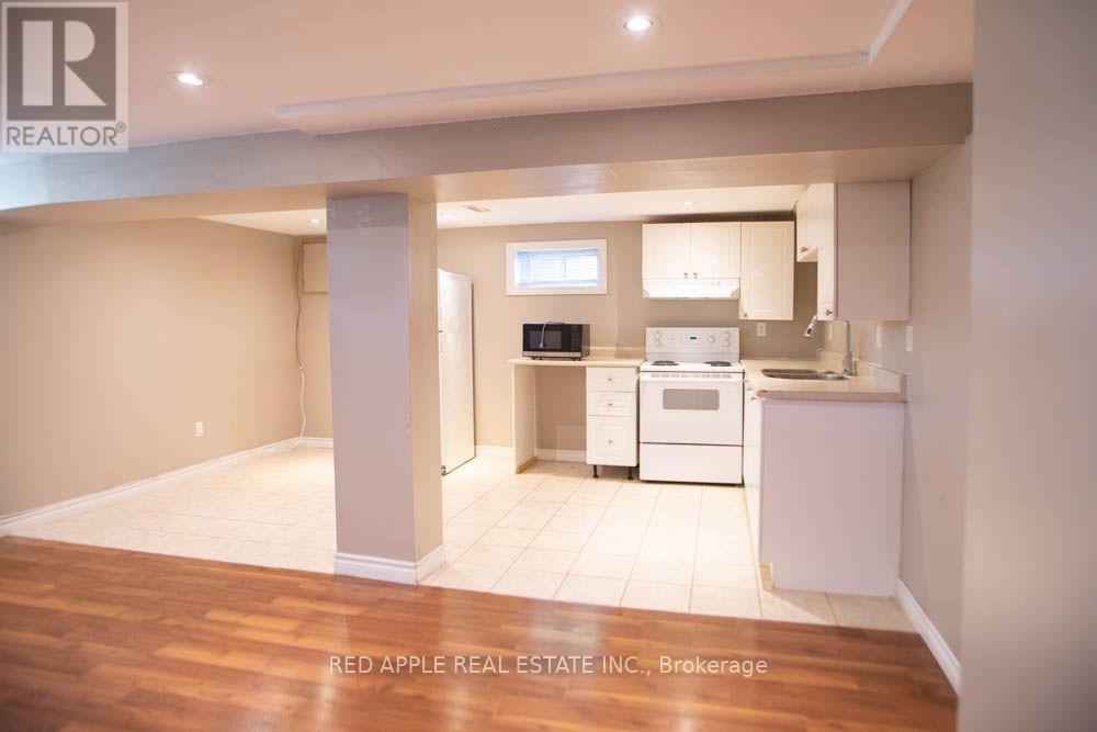 126 Longford Drive, Newmarket, Ontario  L3Y 2Y5 - Photo 16 - N13582356