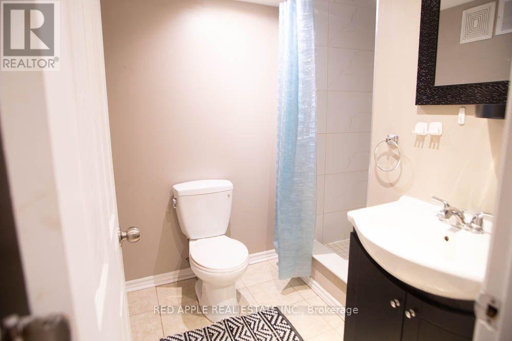 126 Longford Drive, Newmarket, Ontario  L3Y 2Y5 - Photo 20 - N13582356