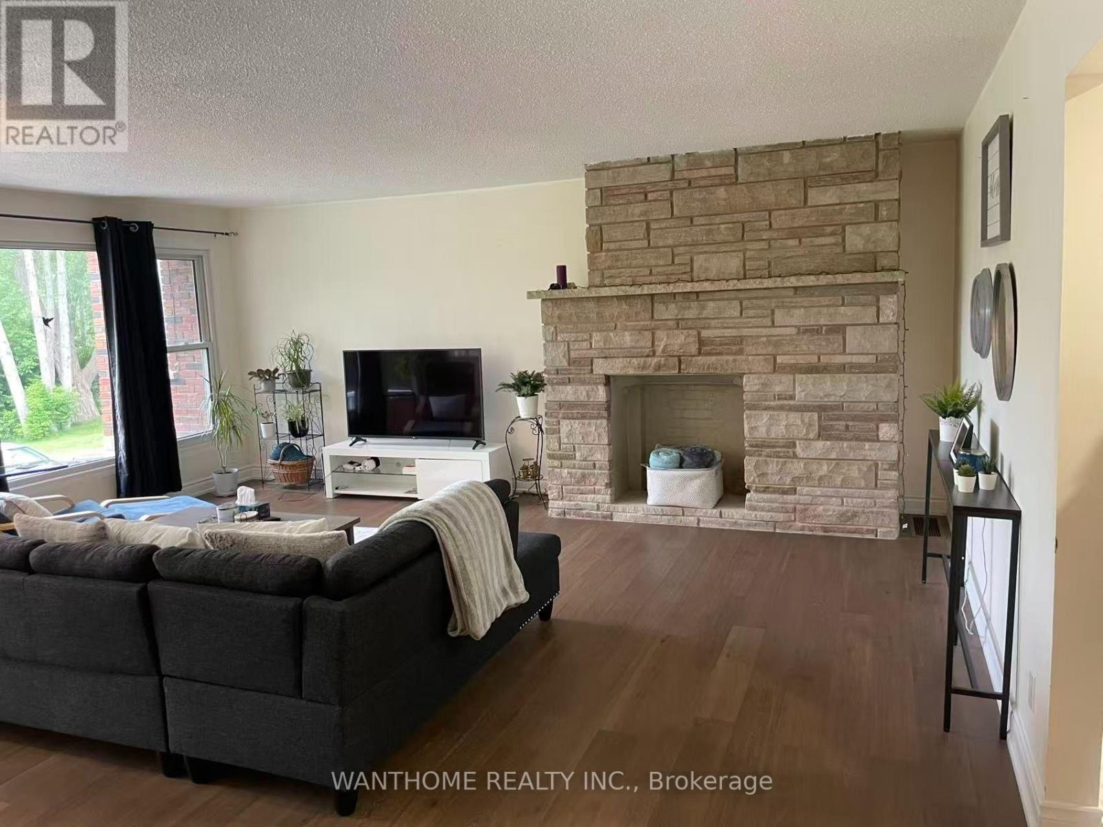 27076 Civic Centre Road, Georgina, Ontario L4P 3E9 - Photo 6 - N13582374
