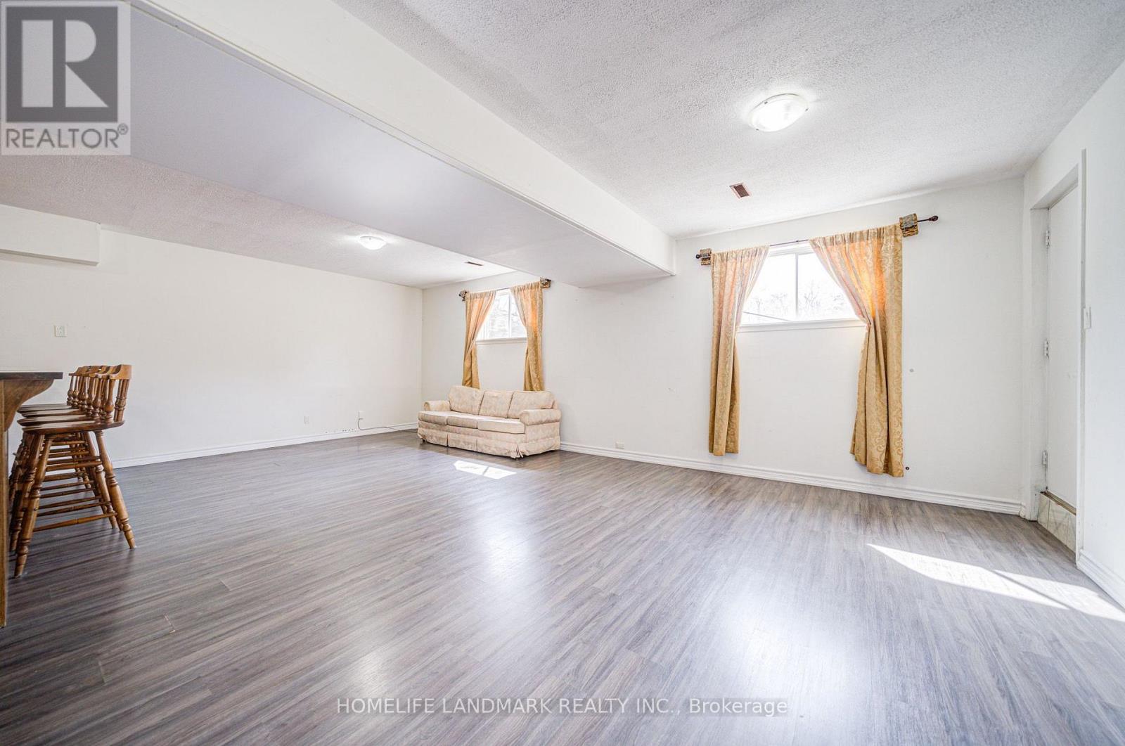 113 Oak Avenue, Richmond Hill, Ontario  L4C 6R6 - Photo 2 - N13582414
