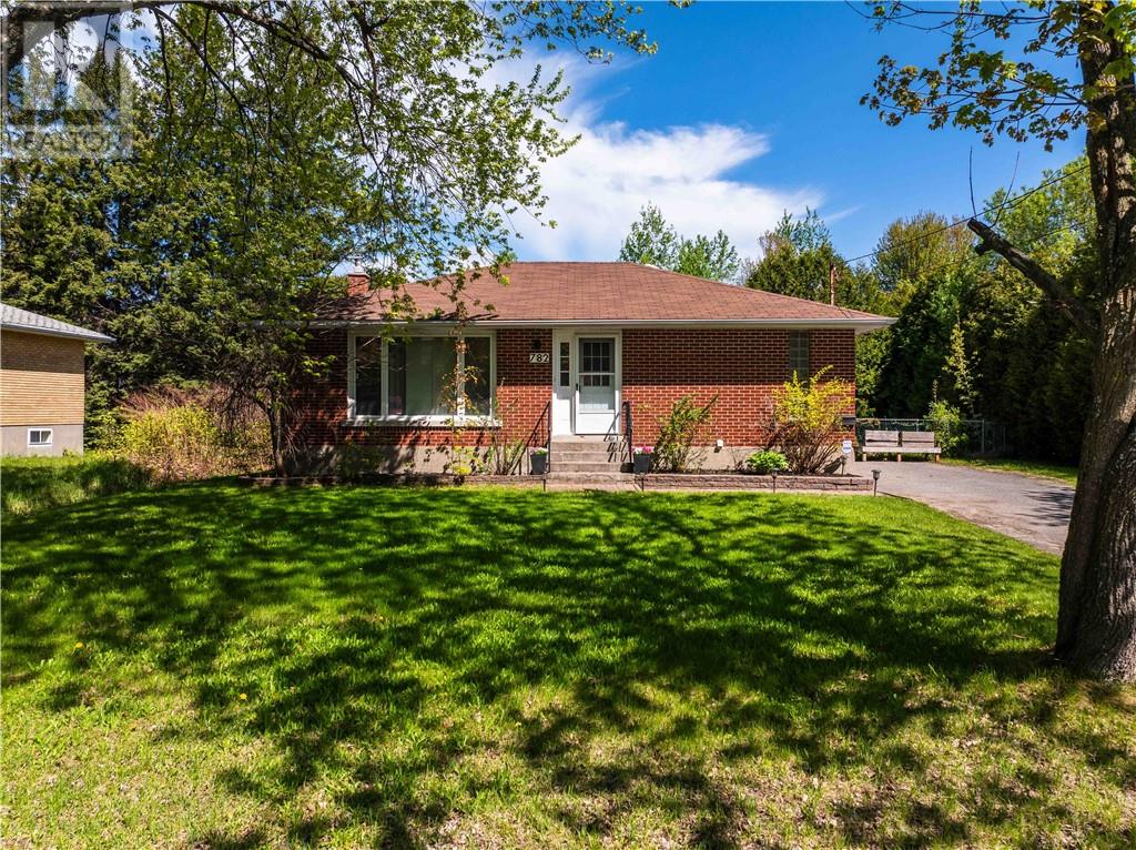 782 Robinson Drive, sudbury, Ontario