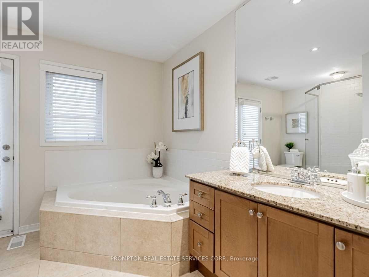 42 - 99 The Queensway, Toronto, Ontario M6S 5B4 - Photo 10 - W13582378