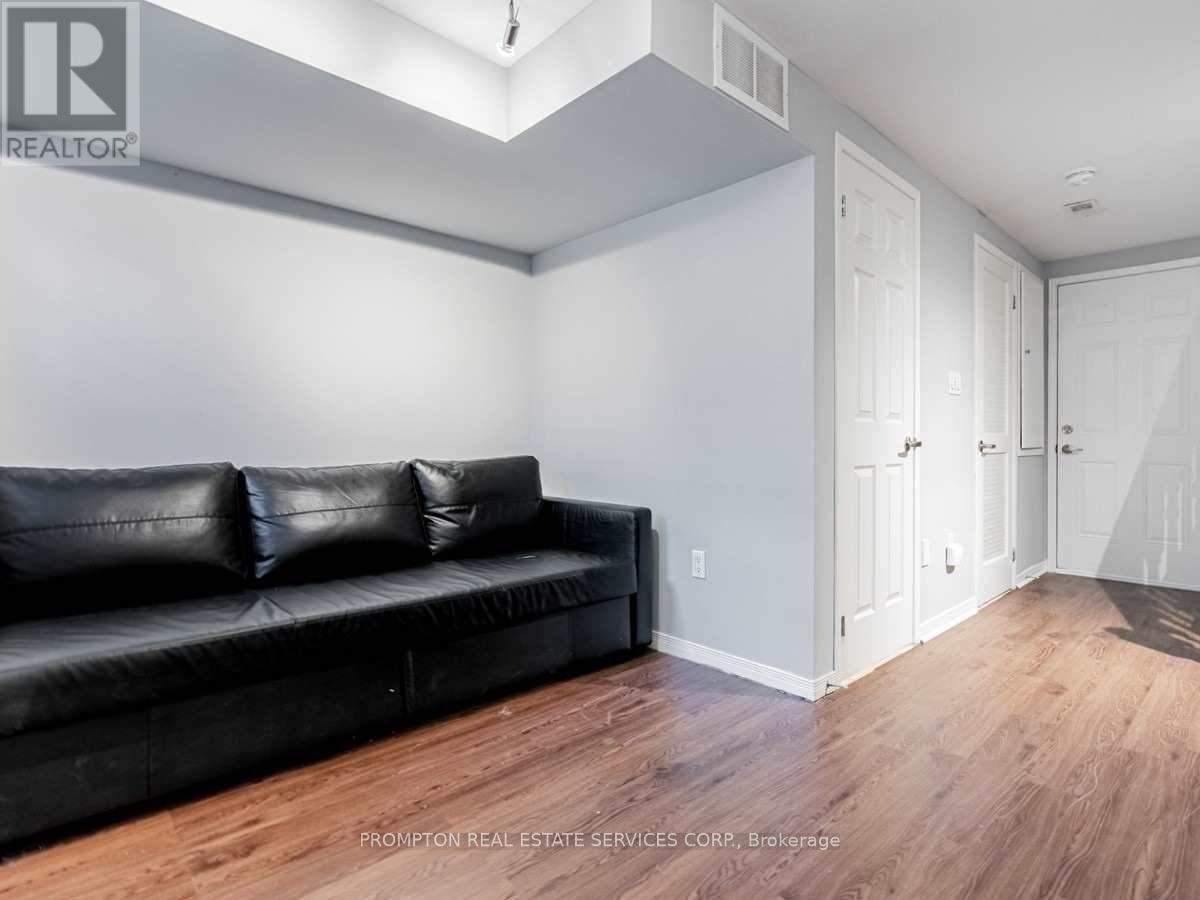 42 - 99 The Queensway, Toronto, Ontario M6S 5B4 - Photo 11 - W13582378
