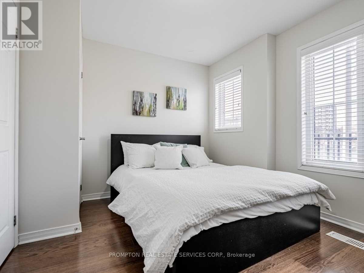 42 - 99 The Queensway, Toronto, Ontario M6S 5B4 - Photo 7 - W13582378